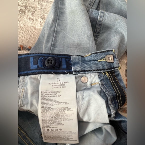 Levi Jeans 3T - Picture 3 of 4